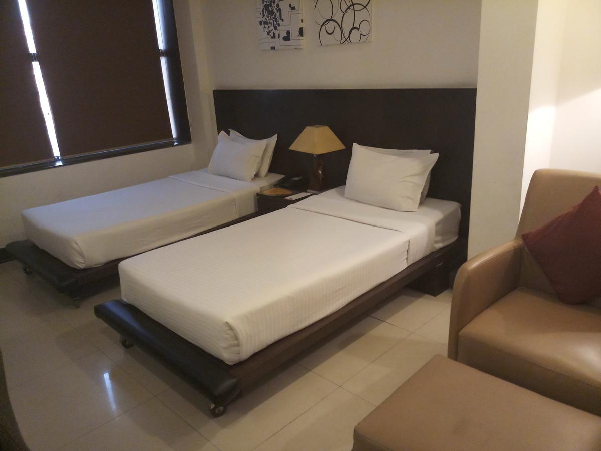 The Seventeen Degrees Hotel Dhanbād エクステリア 写真