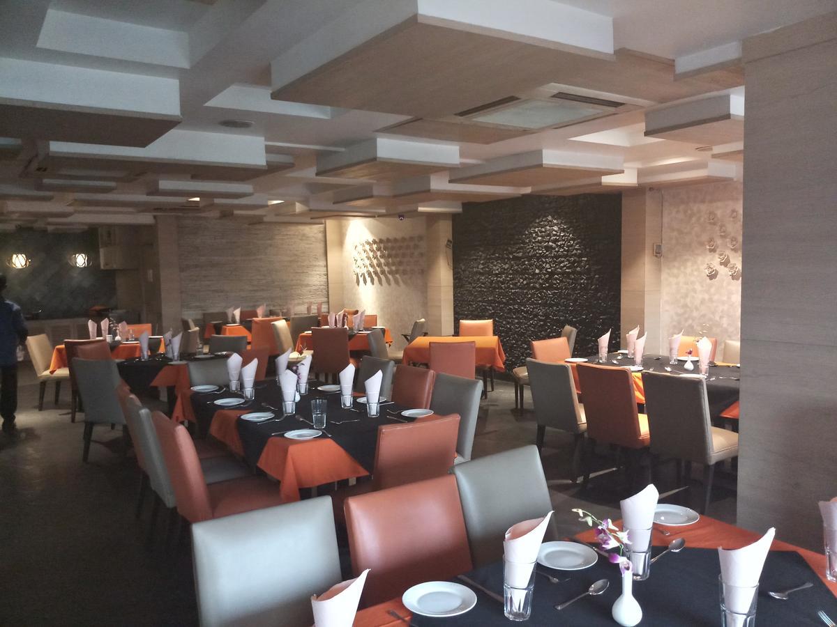 The Seventeen Degrees Hotel Dhanbād エクステリア 写真